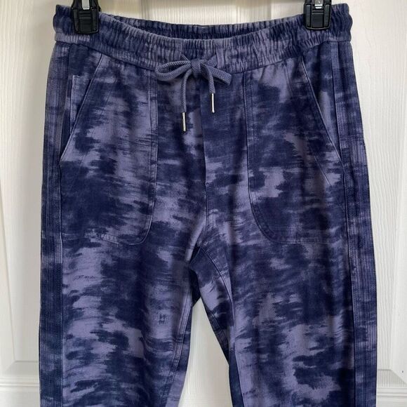 Athleta Farallon Printed Joggers (Inversion Medieval Violet) - 0 - Picture 5 of 10